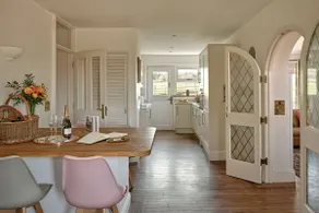 Delightful dog friendly Cottage - private hot tub - Image 5