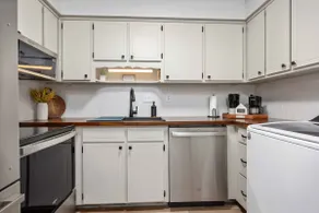 Elegant APT/ 8mi to FT Benning/ walk to Lakebottom - Image 5