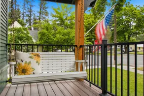 Beautifully Renovated Historic Bungalow on Government Way - Image 4