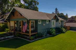 Beautifully Renovated Historic Bungalow on Government Way - Image 2