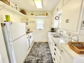 Best Patio, Walk to Beach, Sleeps 6, Firepit - Image 4