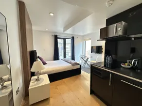 Room Home Stay - Image 2