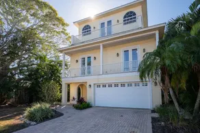 Mango Bay – Luxury Island Home w/ Heated Pool, Spa & Walk To Beach - Image 4