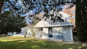 Cheerful 4 bedroom residential home walk to beach - Image 2