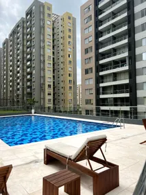 Ideal family getaway: pool, AC, wifi, balcony - Image 2