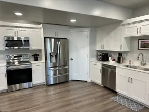 Clean & Spacious Daylight Bsmnt Apt. By Mountains - Image 5