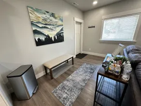 Clean & Spacious Daylight Bsmnt Apt. By Mountains - Image 3