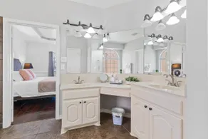 Spacious 5BR Family | Game/Media Near AT&T & Lake - Image 5