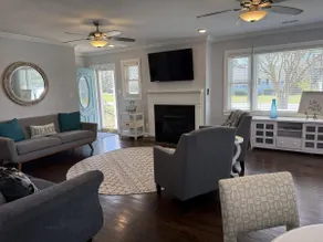 Coastal Cheerful-3 bedroom home - Image 3