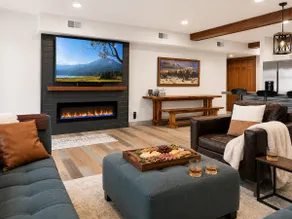 Best Location! Walkable|30 Min to GNP|5 Min Lake - Image 2