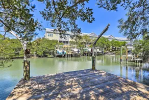 Tropical Waterfront Home: Central Location! - Image 3