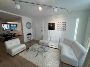 Charming apartment with a designer look. - Image 5