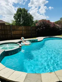 All Ensuites Retreat near Lake & Airport – Pool - Image 3