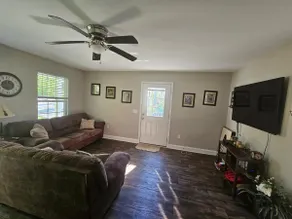 Woodsy cottage next to Lake James - Image 3