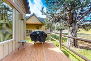 Gorgeous chalet withprivate deck fireplace 3 pools and gym - Image 2