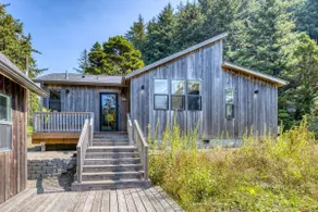 Bob Creek Cabin - across from Bob Creek Beach, Forest, hot tub - Image 2
