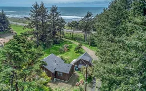 Bob Creek Cabin - across from Bob Creek Beach, Forest, hot tub - Image 3