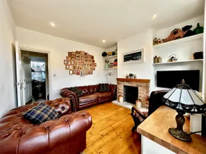 Beautiful house perfectly located by beach & town - Image 4