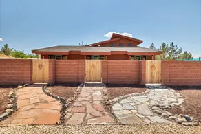 Sandstone Studio w/courtyard, 20 min. from Zion - Image 2