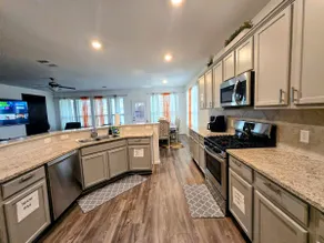 Houston/ Richmond/Sugarland with TVs in All Rooms - Image 2