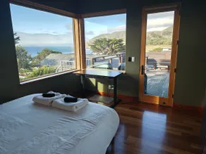 Extraordinary Ocean Views from Modern Abode - Image 4