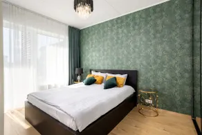 Spacious 2-bedroom apartment with free parking! - Image 3