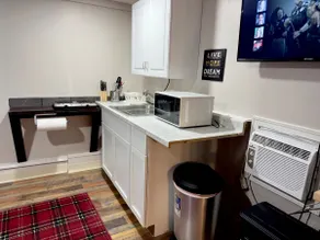 Guest House With Private Entrance; DT Noblesville - Image 4