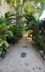 Puksikal House, full cabin with garden and tub - Image 2