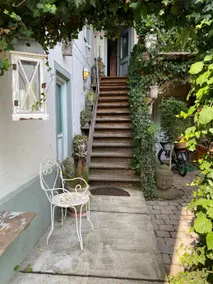 Sweet apartment with balcony, garden, pets allowed - Image 5