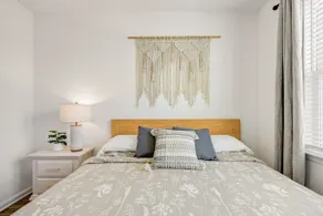 Boho Oasis w/KING Bed. w/POOL Nr.AIRPTShoppingDWTN - Image 4