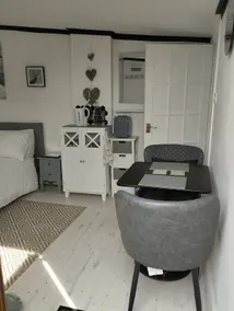 Elms studio - Image 2