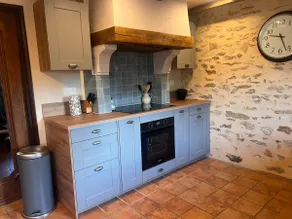 Spacious cottage in a beautiful area - Image 2