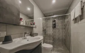 Niaros' House - Image 4