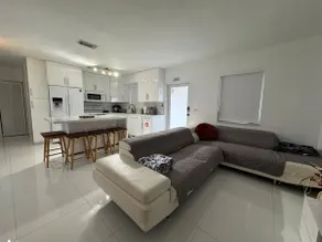 SuperCute Home Heated Pool Close to Beaches - Image 4