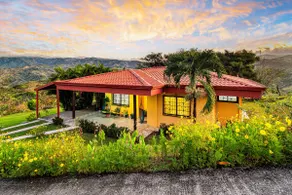 Volcano Hot Tub, Pickleball Courts, Mountain Views - Image 3