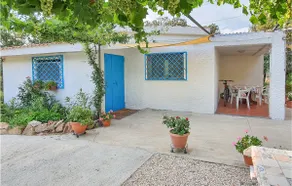 Gorgeous home in Orgosolo - Image 2