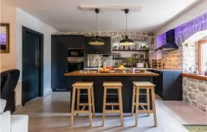 Stunning Home In Solin - Image 5