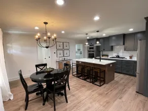 The Retreat on 2nd St - Image 3