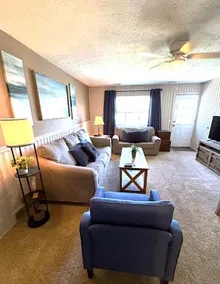 Condo Overlooking Marina-walk to everything! - Image 4