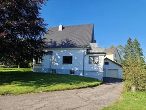 Charming home in the countryside with a large garden - Image 2