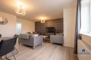 Rosebank Apartment by Blue Skies Stays - Image 2