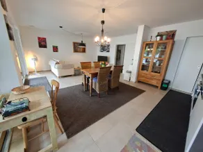 Modern 76m² Apartment with Large Open-Plan Kitchen - Image 4