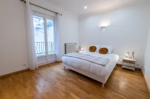 Art Deco loft with glass-roofed terrace & air conditioning - Image 3