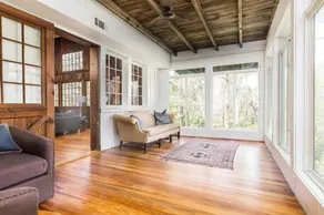 Historic Macon Luxury Lodge with updated decor - Image 2