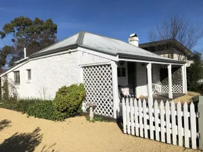 Sarah's Cottage Penola: Lovely stone cottage, WiFi AC Fire Spa BBQ Dog friendly - Image 5