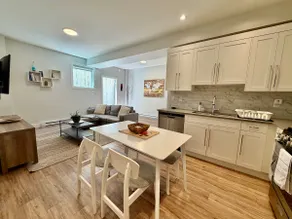 Pristine 2 Bedroom Suite near White Rock Beach - Image 4