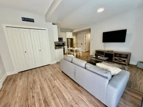 Pristine 2 Bedroom Suite near White Rock Beach - Image 2