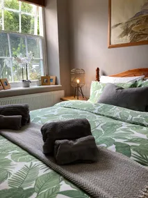 Entire Flat in 18th century Manor House - Image 4