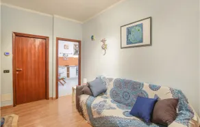 Beach front apartment in Follonica with WiFi - Image 2