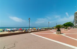 Beach front apartment in Follonica with WiFi - Image 5